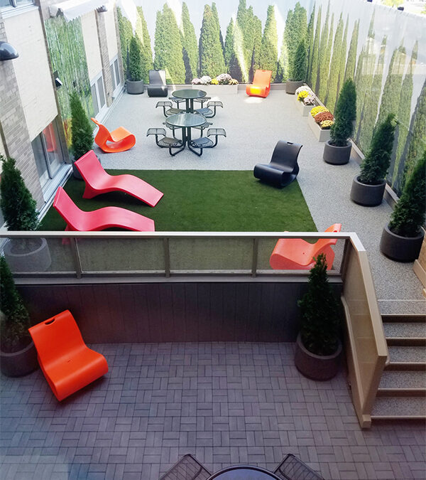 Henry Ford Macomb-Oakland Hospital Behavioral Health Patio, Warren, MI