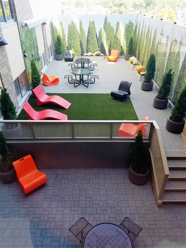 Henry Ford Macomb-Oakland Hospital Behavioral Health Patio, Warren, MI